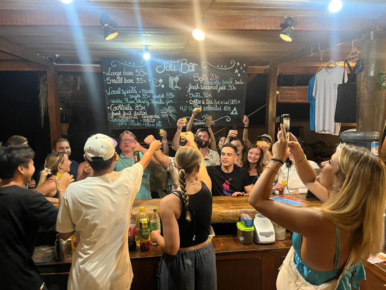 גילי טרוונגן Jati Village, Party Hostel And Bungalows מראה חיצוני תמונה