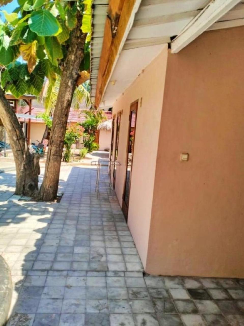 גילי טרוונגן Jati Village, Party Hostel And Bungalows מראה חיצוני תמונה