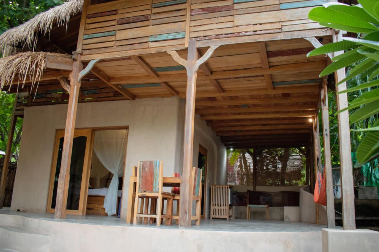 גילי טרוונגן Jati Village, Party Hostel And Bungalows מראה חיצוני תמונה